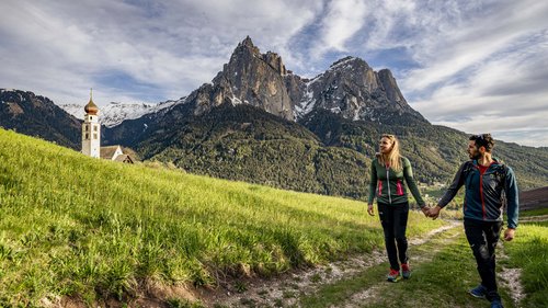 Holiday apartments near Alpe di Siusi/Seiser Alm Holiday apartments near Alpe di Siusi/Seiser Alm